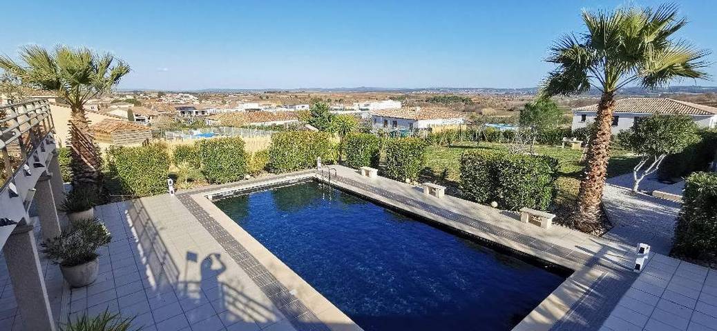 Gîte pour 4 personnes, avec vue ainsi que piscine et jardin à Adissan - 3