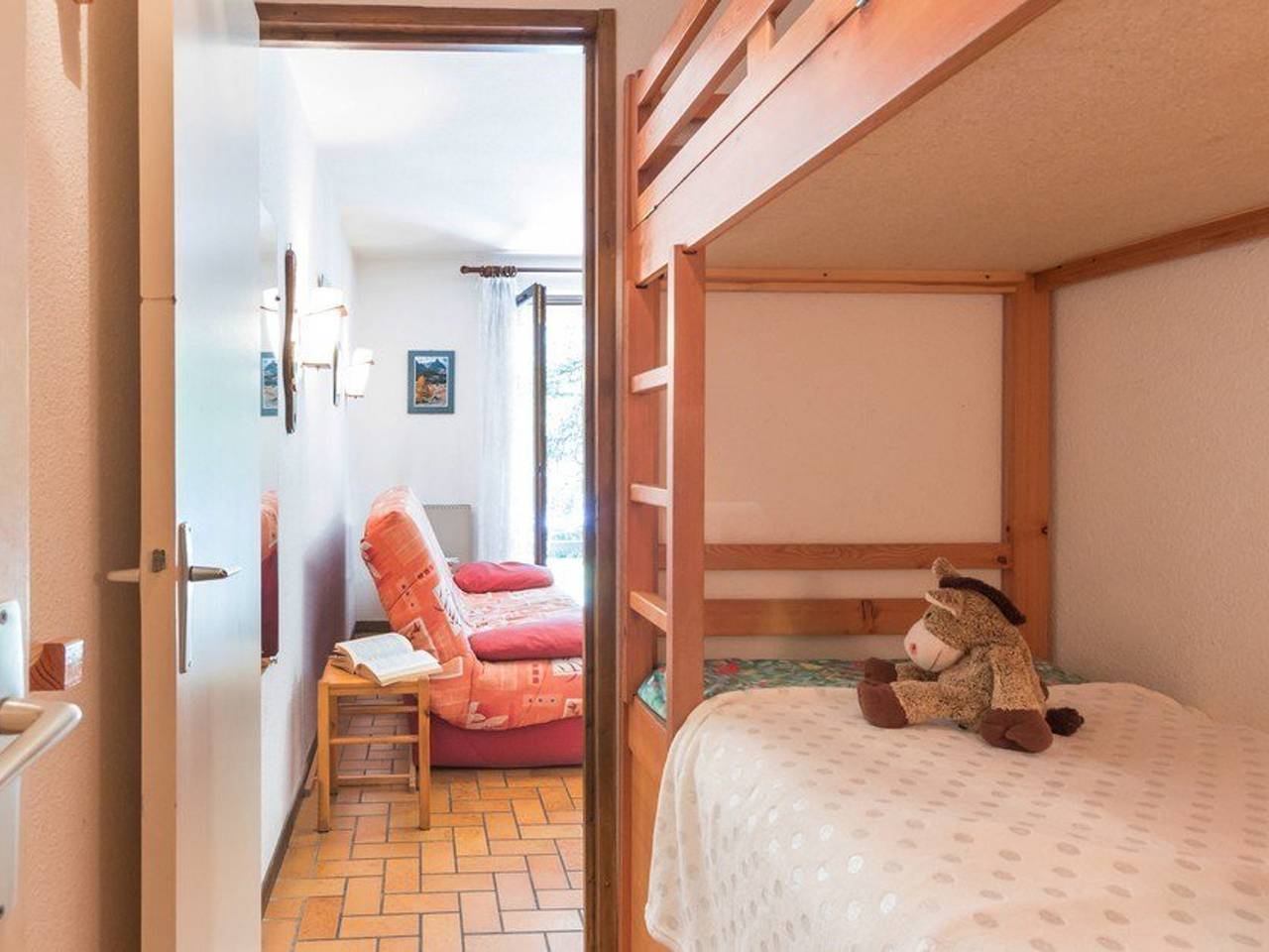 Entire apartment, Monêtier Les Bains - 3-room apartment with garden, renovated, near Grands Bains in Le Monêtier-les-Bains, Serre Chevalier