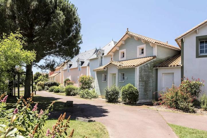 Location de vacances pour 5 personnes, avec piscine ainsi que terrasse et vue dans Port Bourgenay - 4