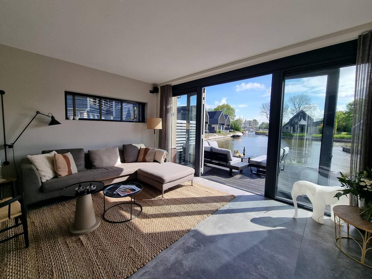 Villa in Balk mit privatem Steg am Slotermeer in Balk, Ijsselmeer