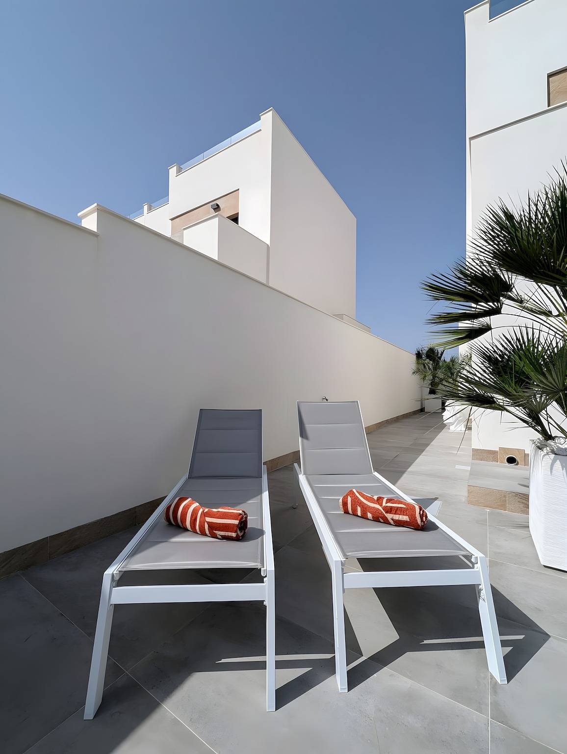 Exklusive Ferienvilla mit privatem Pool, Wlan und Klimaanlage im Zentrum von Los Montesinos in Los Montesinos, Costa Blanca