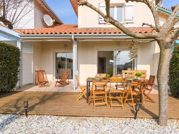 Gîte pour 7 personnes, avec terrasse dans Plage du Courant
