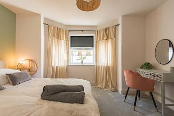 Holiday Rental for 4 People in Folkestone, Kent Downs, Photo 2