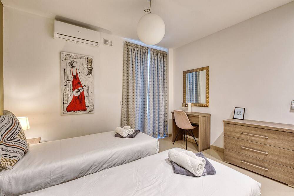 Apartamento inteiro, Beautiful Penthouse with pool and terrace in Swieqi, Ilha de Malta