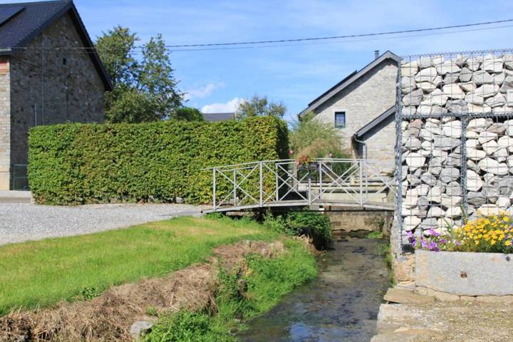 Location de vacances pour 6 personnes, avec piscine et jardin ainsi que sauna et vue à Mettet - 2