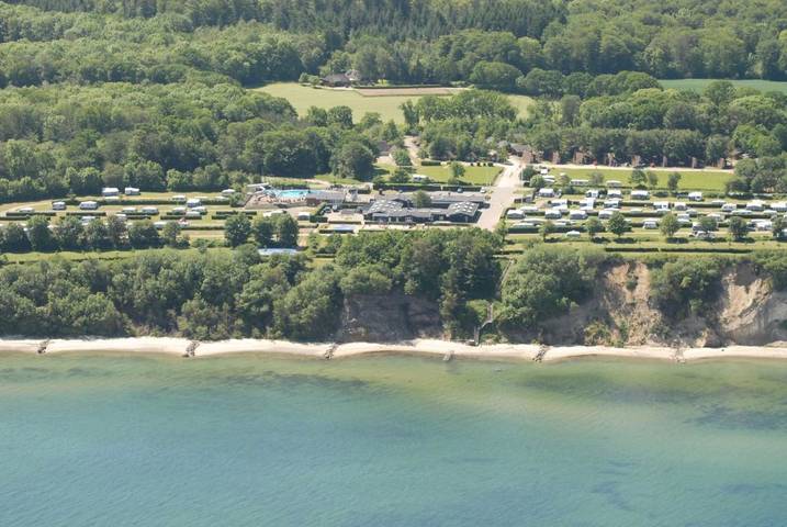 Camping für 8 Personen, mit Terrasse und Whirlpool sowie Garten und Kinderpool in Fredericia