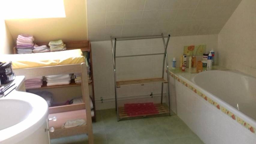 Location de vacances pour 2 personnes, avec jardin ainsi que terrasse et vue à Malguénac - 4