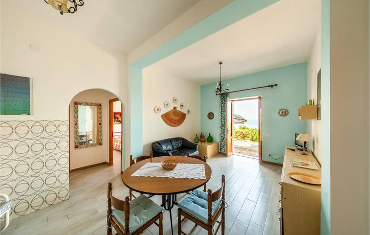 Appartamento vista mare con parcheggio e angolo cottura in Lu Bagnu, Castelsardo