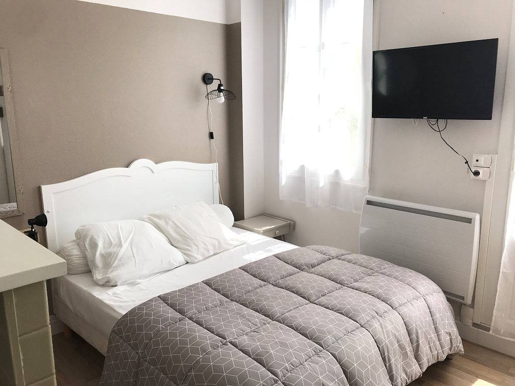 Studio entier, Studio meublé « Alo », proche des Thermes in Rochefort, Région de Rochefort