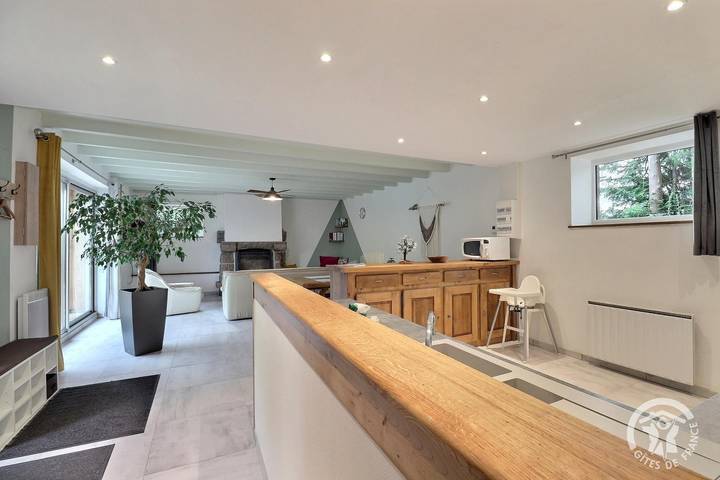 Gîte pour 6 personnes, avec jardin à Saint-Germain-en-Coglès - 4