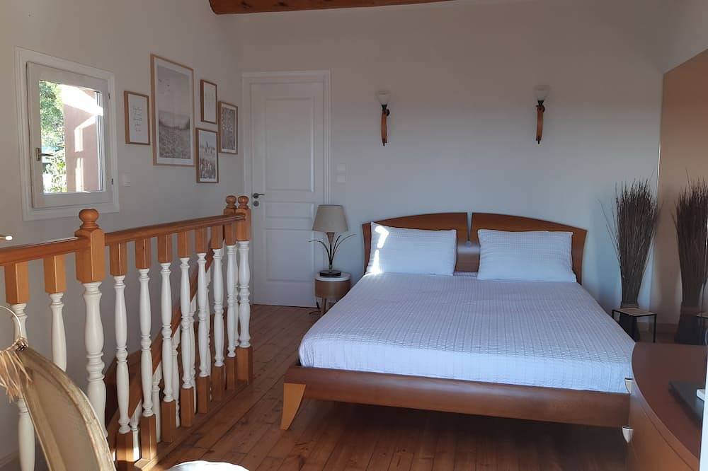 Villa, sea view with swimming pool heated 30 ° in Ensuès-la-Redonne, Mediterranean Coast (France)