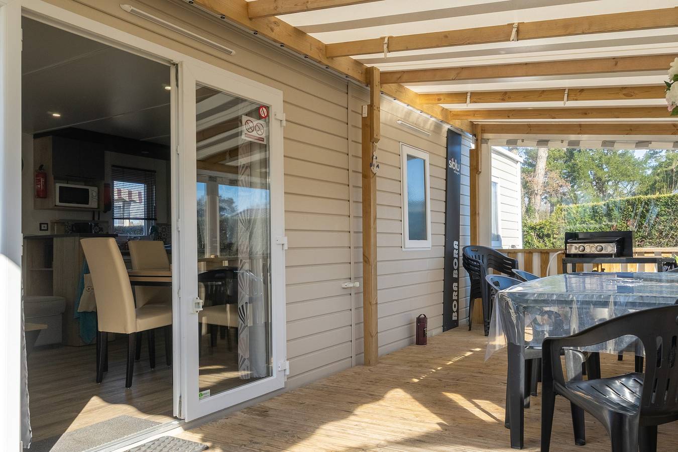 Mobil-home 'Bora-Bora' 289 con piscina compartida, terraza y jardín privados in Les Mathes, Côte de Beauté