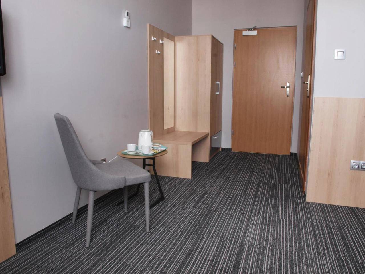 Cały apartament wypoczynkowy, Twin Room with Private Bathroom in Człuchów, Pomorze