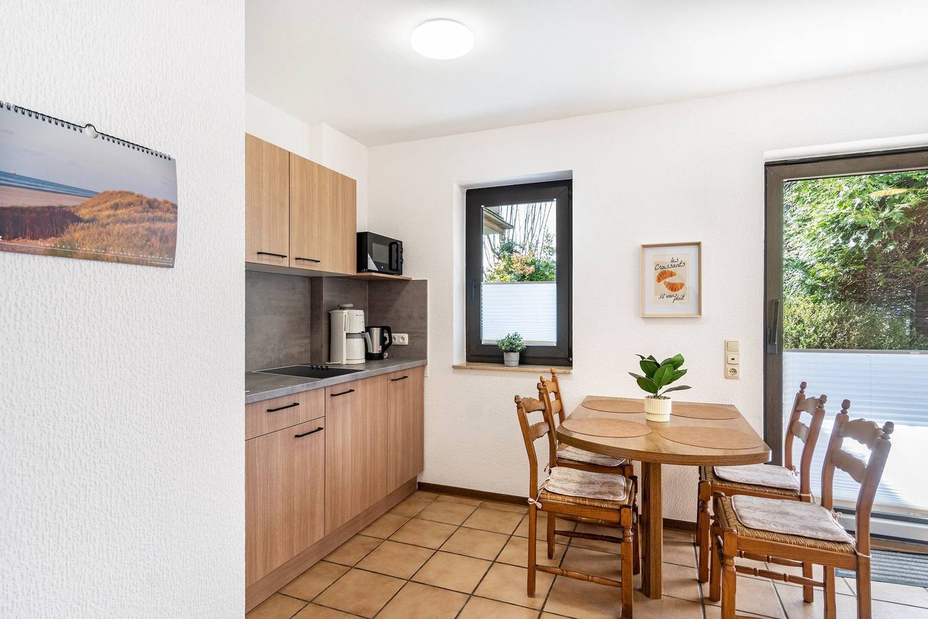 Ganze Wohnung, Ferienwohnung 2 mit privater Terrasse, Gemeinschaftsgarten und Wlan in Schillig, Wangerland