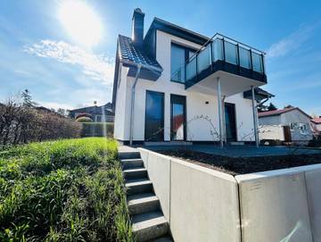 Ferienhaus für 4 Personen, mit Garten und Sauna sowie Seeblick und Balkon, kinderfreundlich in Göhren-Lebbin