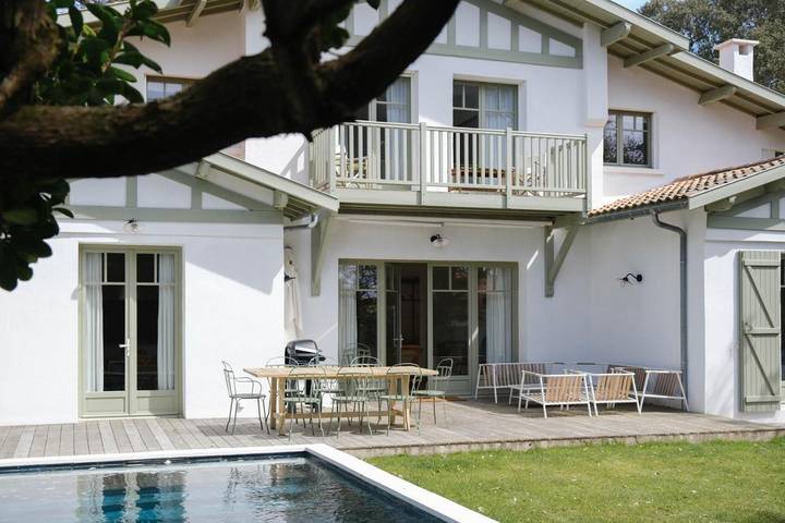Maison de vacances pour 10 personnes, avec Balcon et Terrasse ainsi que Jardin et Piscine dans Pyla-sur-Mer