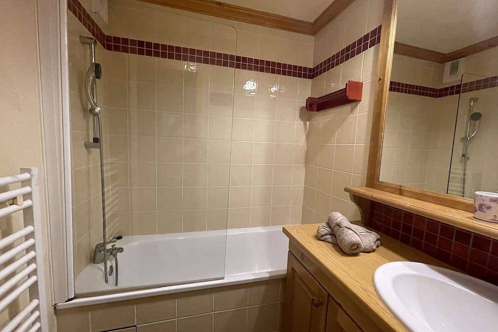 Apartamento entero, Valmorel, aldea La Forêt, apartamento de 3 habitaciones con balcón que ofrece una magnífica vista de la ... in Valmorel, Les Avanchers-Valmorel