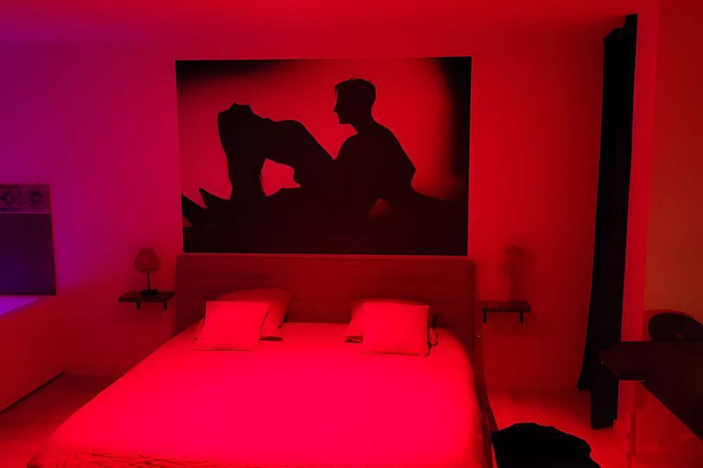 Apartamento entero, Suite romántica: el placer de los sentidos in Saint-Antonin-Noble-Val, Tarn y Garona