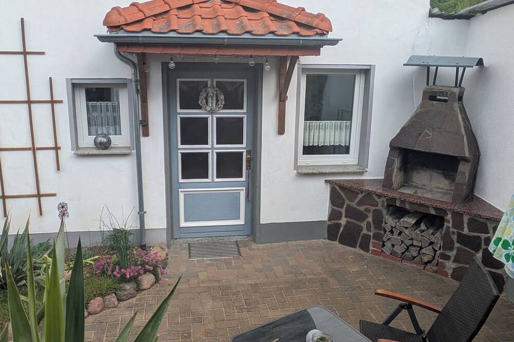 Ganze Wohnung, 250 m vom Woblitzsee entfernt  - ruhige Fewo mit Wlan, Terrasse, Fahrradgarage in Wesenberg, Mecklenburg-Strelitz
