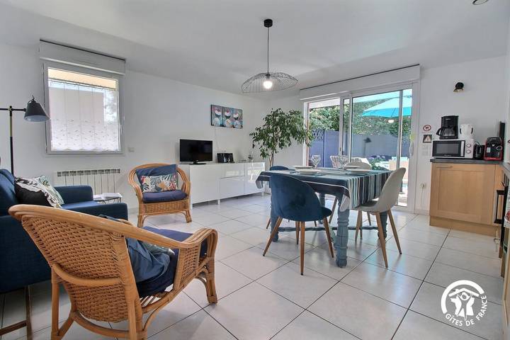 Gîte pour 3 personnes, avec jardin à Brech - 2