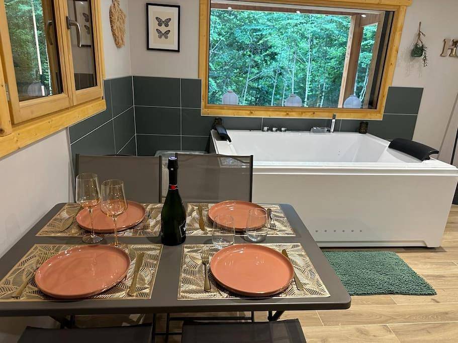 Appartement entier, Jacuzzi en forêt in L'Espérou, Dourbies
