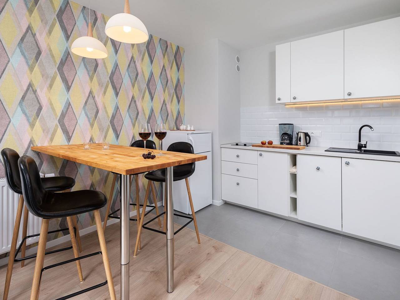 Ganze Wohnung, Moderne Ferienwohnung mit Balkon, nur 500 Meter von Meer und Strand entfernt in Puck, Polnische Ostsee