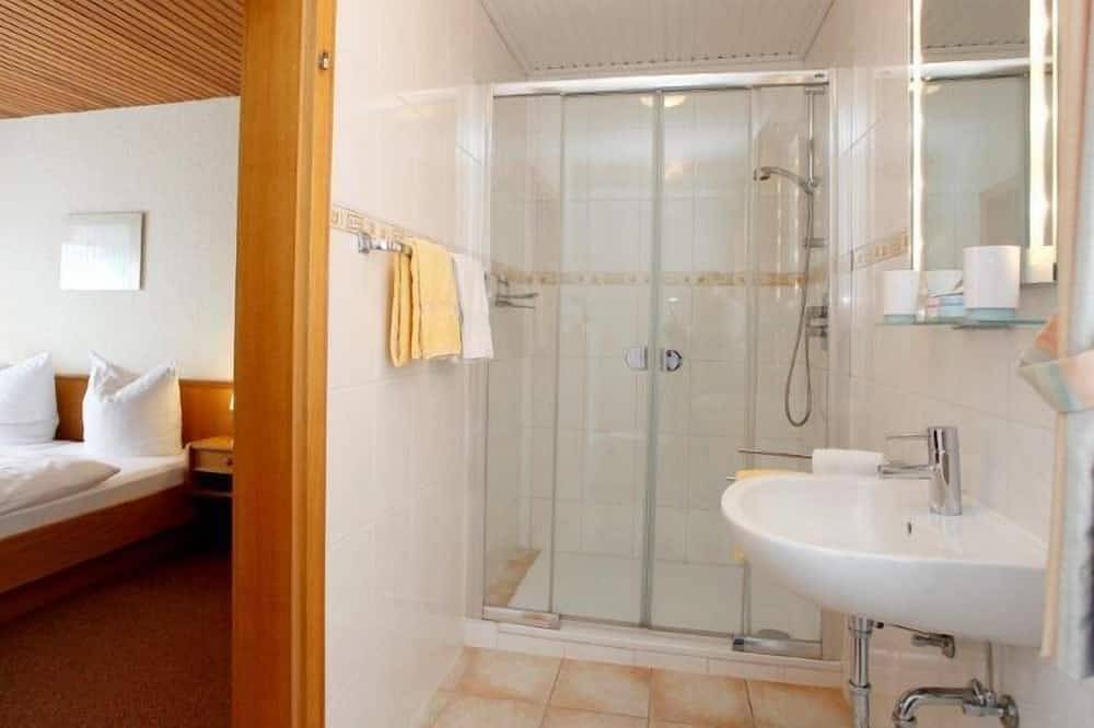 Geheel appartement, Modern appartement van 60 m² met balkon op het zuiden, gratis Wifi in Altastenberg, Hochsauerlandkreis