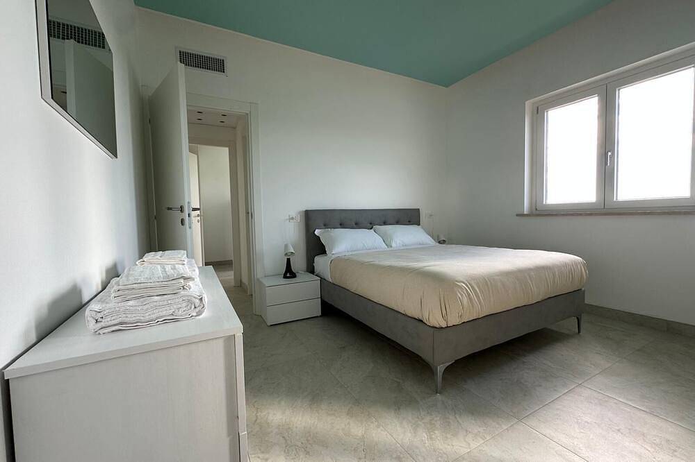 Air-conditioned apartment in greenery in a structure  swimming pool and E-bike in Rome, Provincie Rome