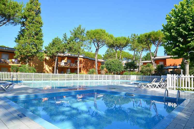 Entire holiday apartment, Holiday apartment with air conditioning, balcony and pool  in Bibione, Venice Province