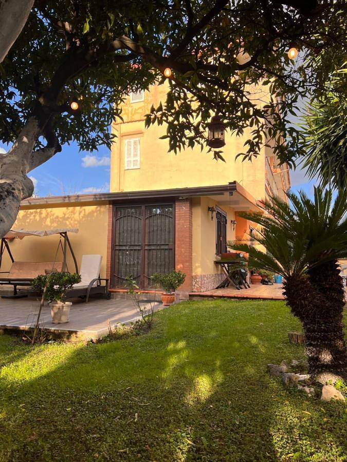 Appartamento per 2 persone, con giardino e panorama nonché terrazza a Cercola