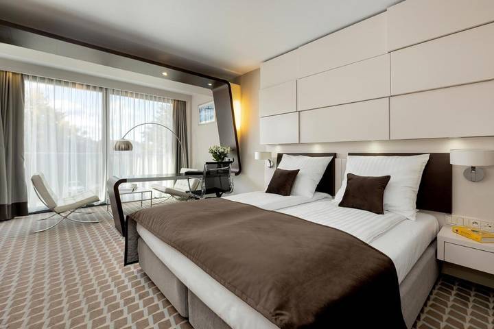 Ferienwohnung für 2 Personen, mit Balkon und Pool sowie Ausblick, mit Haustier in Kolberg