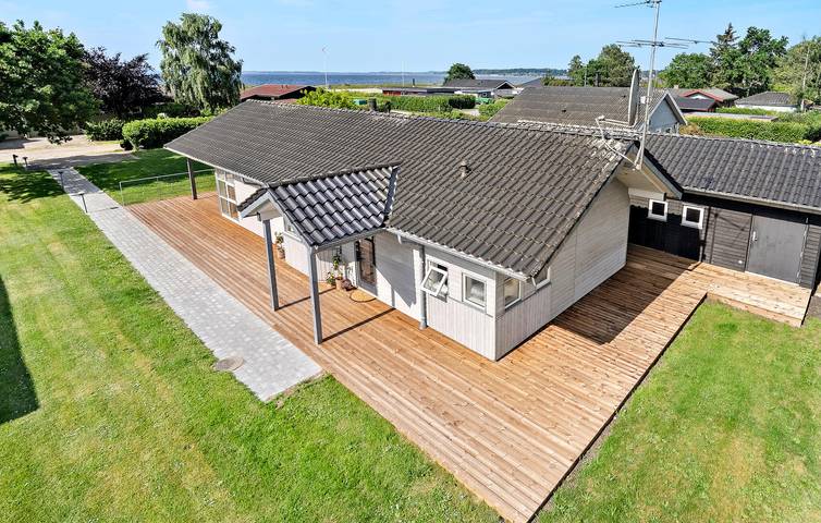 Ferienhaus für 6 Personen, mit Terrasse und Whirlpool sowie Garten und Sauna in Hejsager Strand