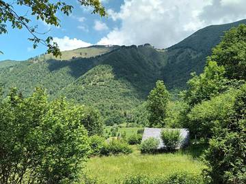 Maison de campagne pour 4 personnes, avec vue et jardin à Ustou