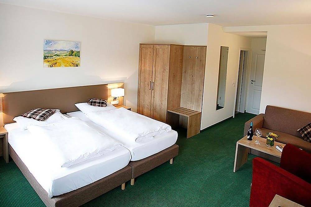 Doppelzimmer, Dusche, Wc - Gasthof Hillig in Bad Gottleuba-Berggießhübel, Elbsandsteingebirge