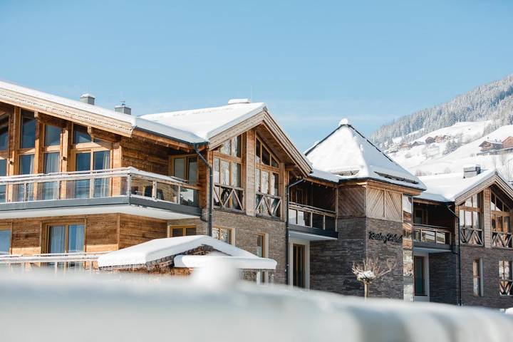 Apartmenthotel für 8 Personen, mit Terrasse und Garten sowie Pool und Sauna in Bramberg am Wildkogel