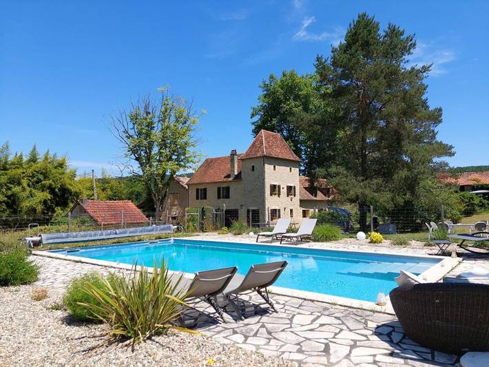 Alojamiento y desayuno para 5 personas, con jardín además de vistas y piscina - 1