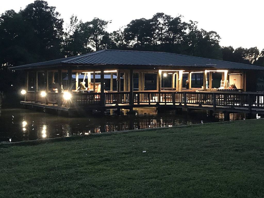 Blockhaus am See - Private Barkasse und Bootshaus! in Zwolle (USA), Toledo Bend Reservoir