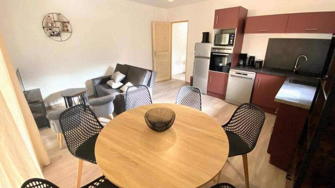 Entire holiday apartment, Ferienwohnung für 6 Personen (65 m²) in Saint-Jean-de-Maurienne in Saint-Jean-de-Maurienne, Saint-Jean-de-Maurienne region