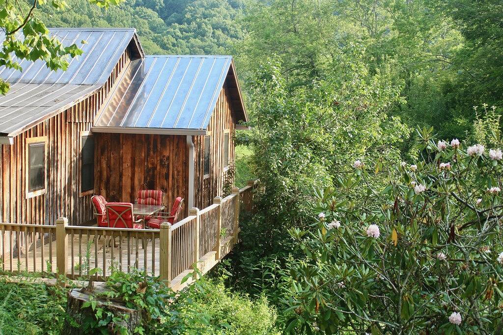 Rustikale, modernisierte Hütte im Herzen des Appalachenhochlands in Ashe County