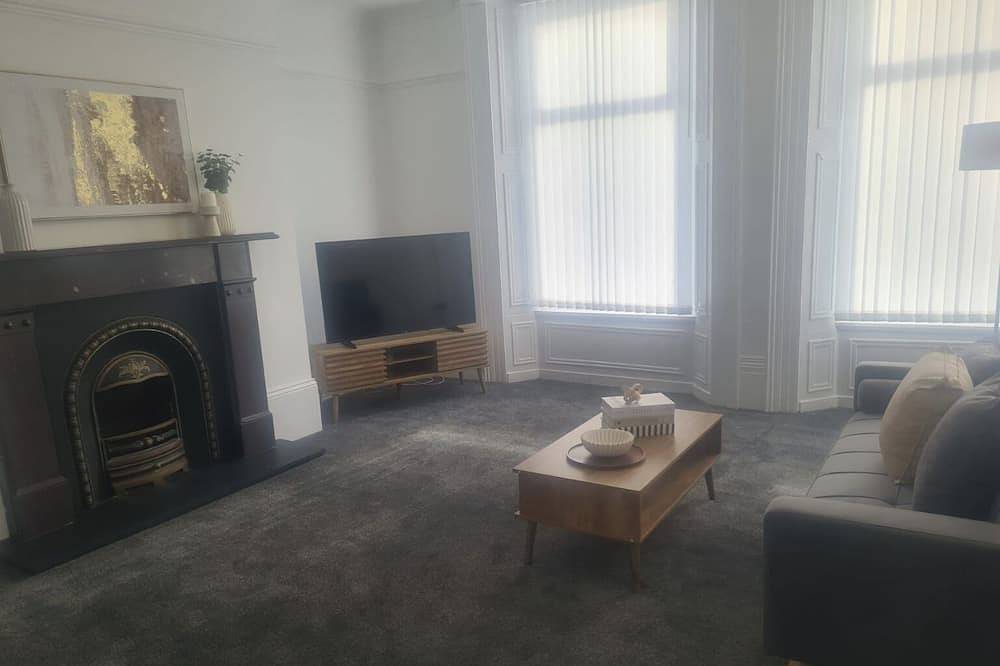 Entire apartment, Modern one bed close to city in Sunderland