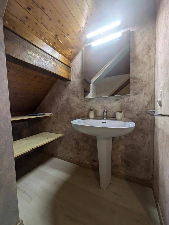 Gîte pour 6 personnes, avec vue à Viry - 3