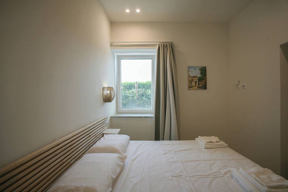 Ganze Wohnung, Il Carrubo - Two bedroom Apartment with sea view and patio in Procida, Neapel Provinz