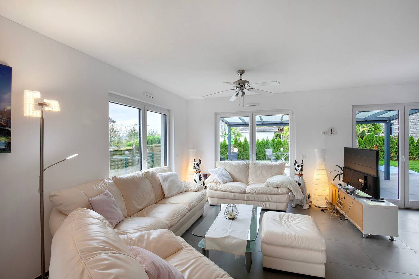 Ganze Wohnung, Ferienwohnung 'Großzügige Wohnung' mit Gemeinschaftspool, Privatterrasse und Wi-Fi in Landkreis Limburg-Weilburg
