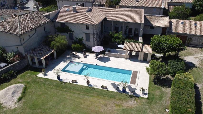 Location de vacances pour 2 personnes, avec Terrasse ainsi que Jardin et Piscine à Taulignan - 2