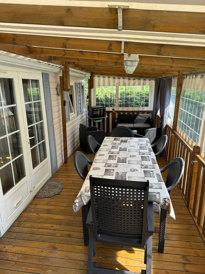 Location de vacances pour 6 personnes, avec terrasse ainsi que jardin et piscine à Meschers-sur-Gironde - 4