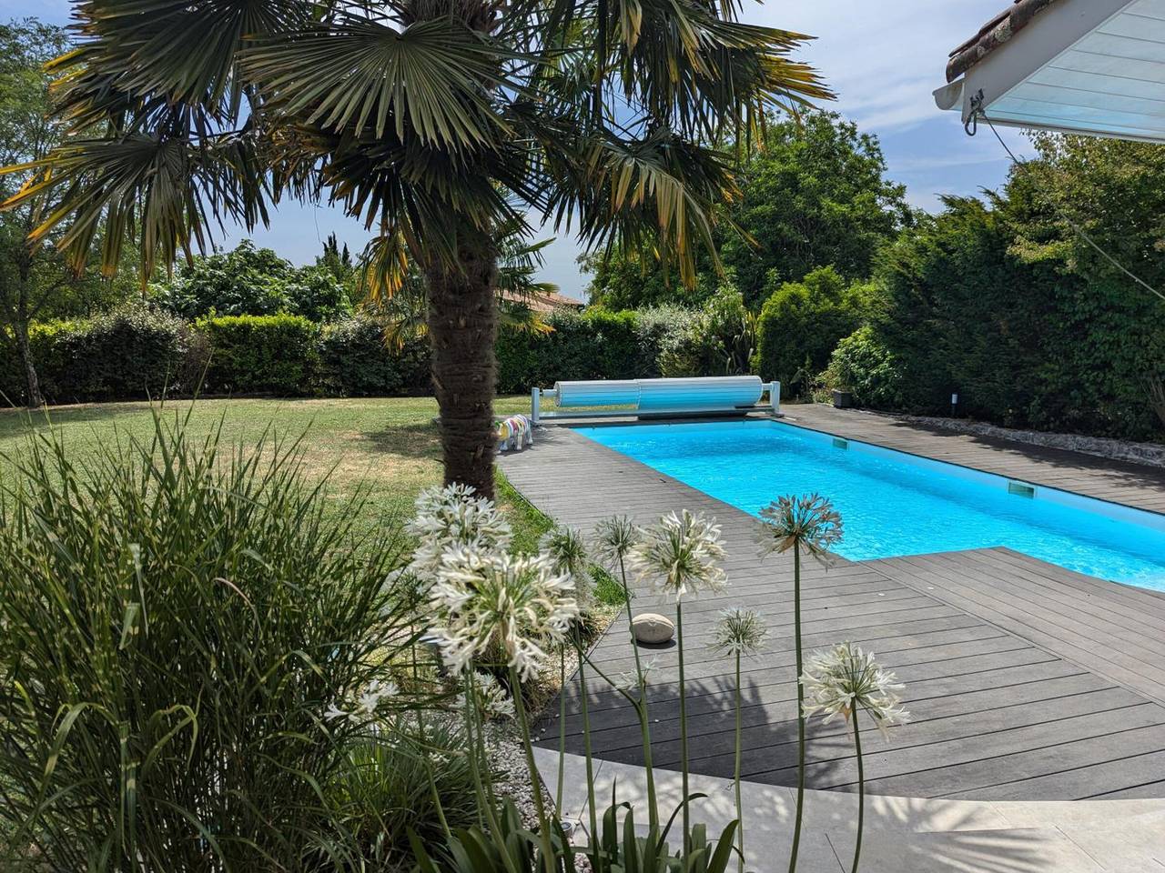 Modernes Haus mit privatem Pool, geschlossenem Garten und Wlan in Soyaux, Charente