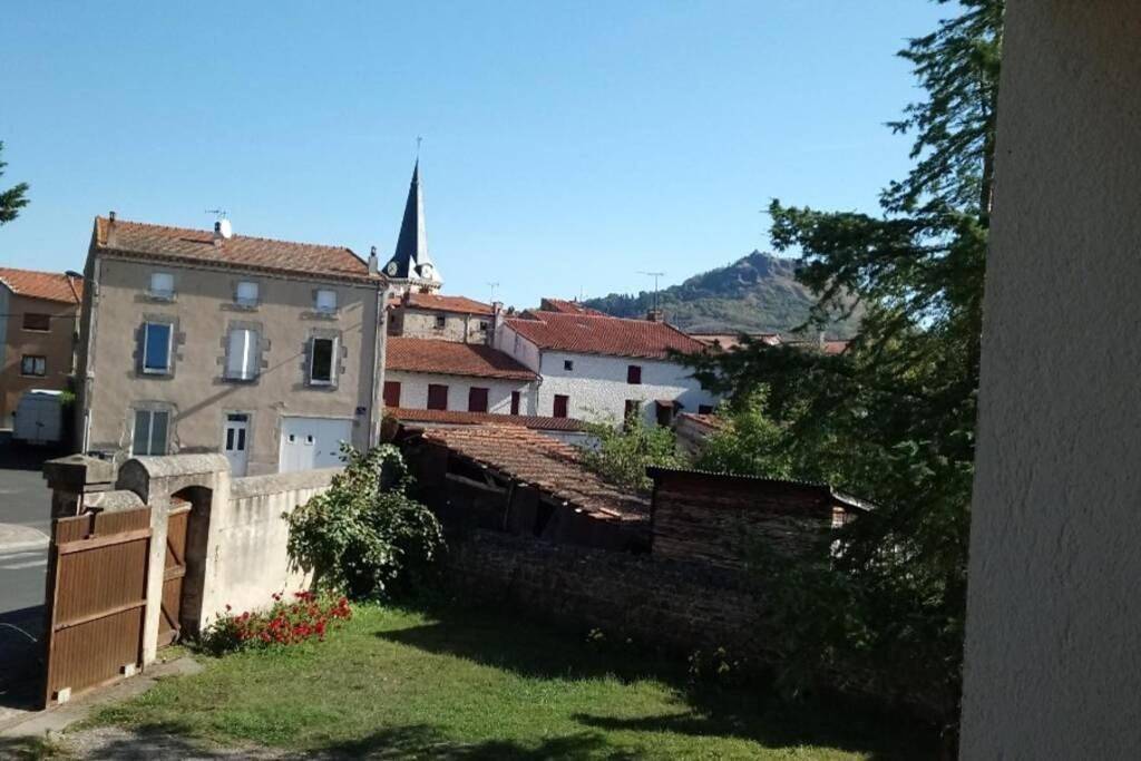 Appartement entier, Chez Fabienne T1 in Le Breuil-sur-Couze, Région de Besse-et-Saint-Anastaise