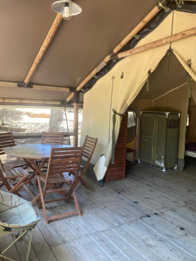 Camping pour 4 personnes, avec piscine ainsi que jardin et jacuzzi à La Seyne-sur-Mer - 2