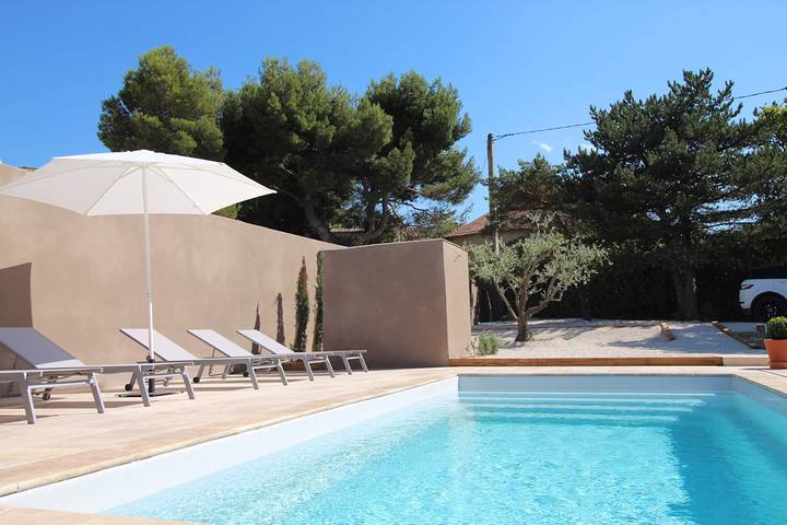 Gîte pour 9 personnes, avec piscine ainsi que jardin et terrasse, animaux acceptés dans Dentelles de Montmirail - 2