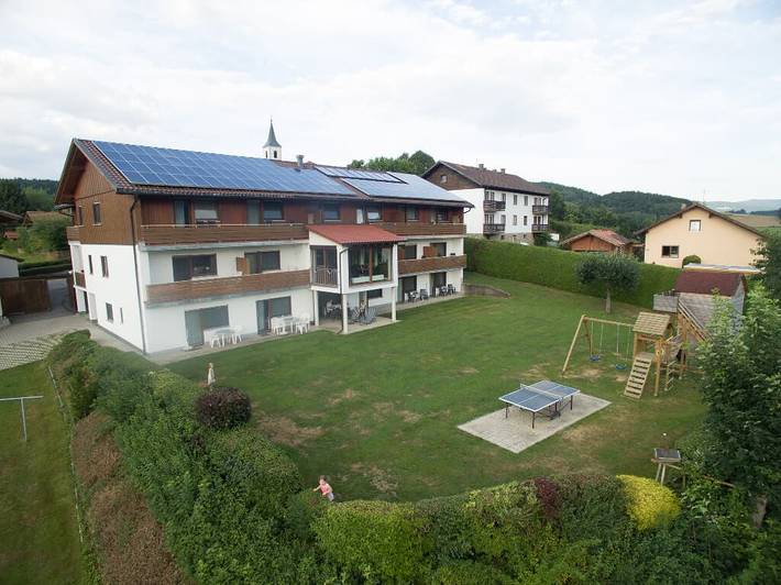 Ferienwohnung für 5 Personen, mit Balkon und Balkon/Terrasse sowie Terrasse und Garten in Arrach - 2